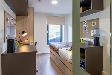 Bronze En Suite River view - Image 2